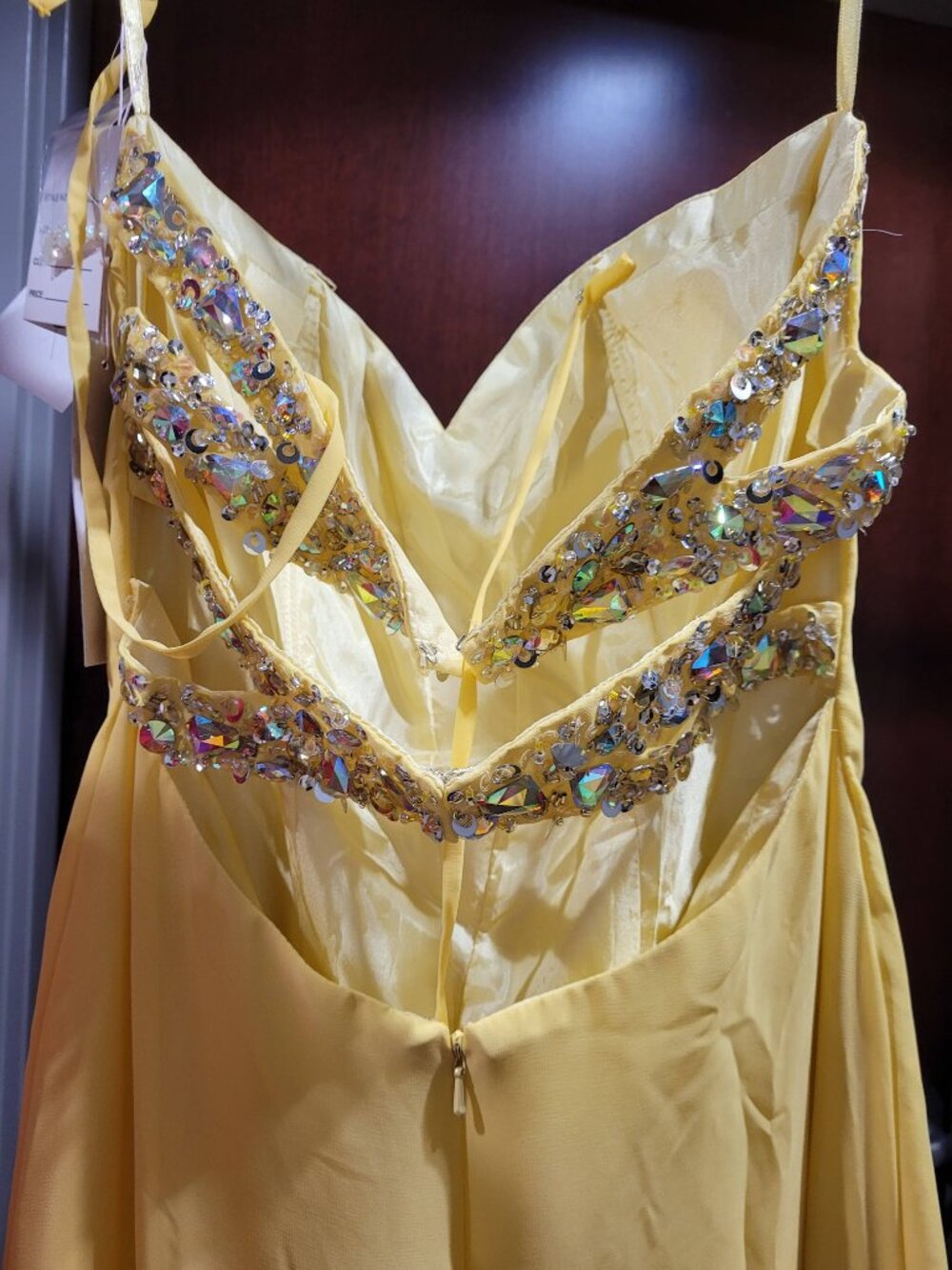 Jovani 40020 Size 4 Yellow Dress - Picture 4 of 4